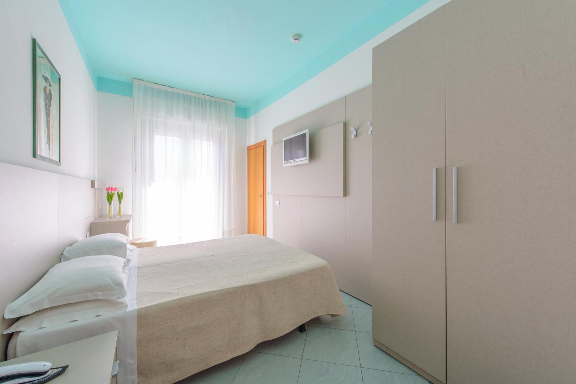 Hotel Christian Rimini Esterno foto