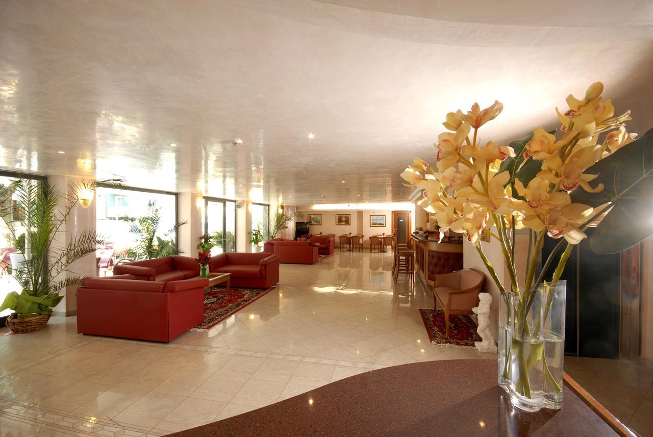 Hotel Christian Rimini Esterno foto