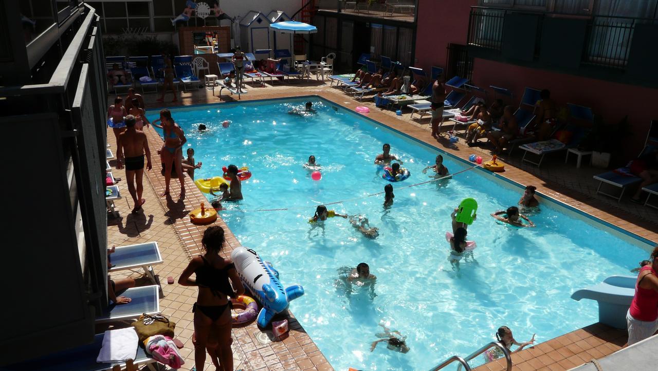 Hotel Christian Rimini Esterno foto