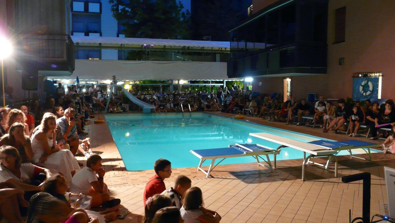 Hotel Christian Rimini Esterno foto
