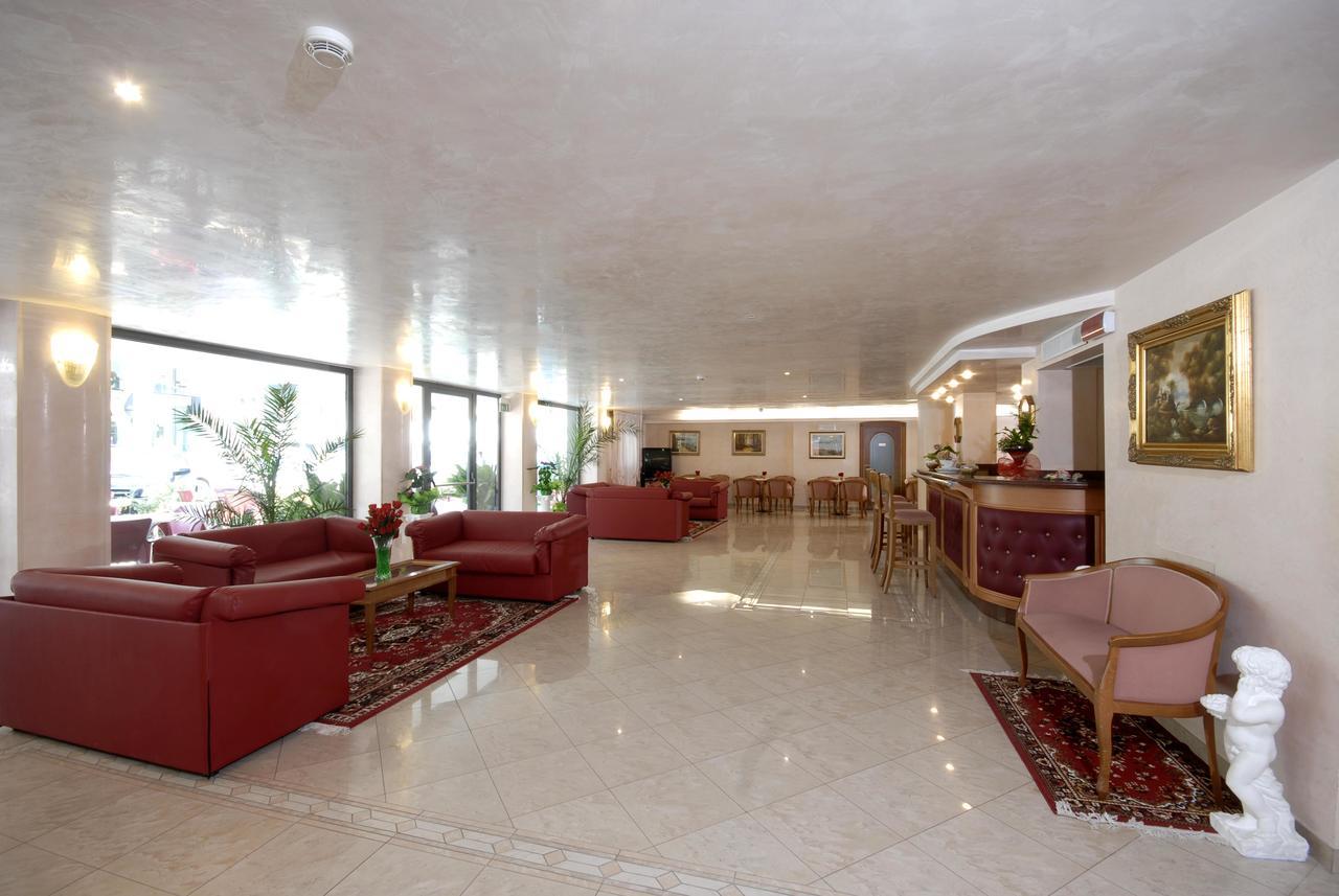 Hotel Christian Rimini Esterno foto