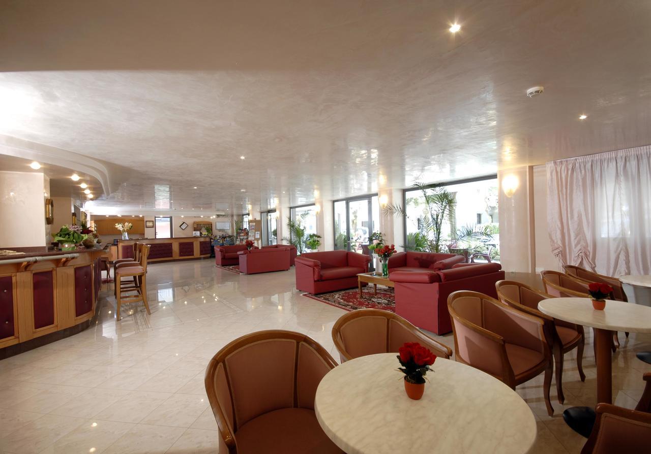 Hotel Christian Rimini Esterno foto