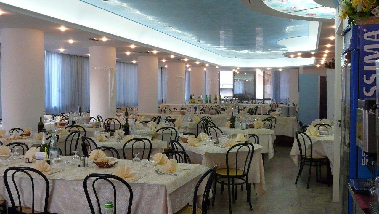 Hotel Christian Rimini Esterno foto